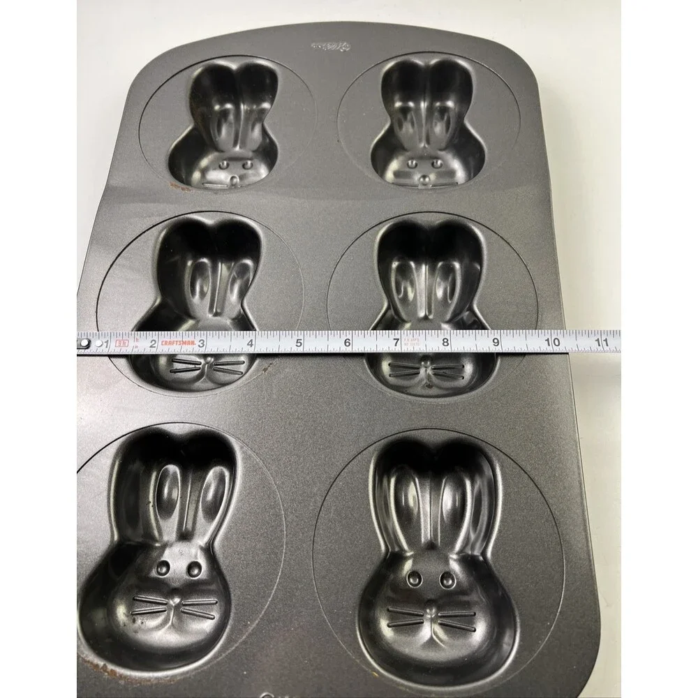 Wilton 3D Easter Baking Pan 6 Bunny's Heads